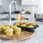 CAMP CHEF ÖNTÖTTVAS MUFFINSÜTŐ.